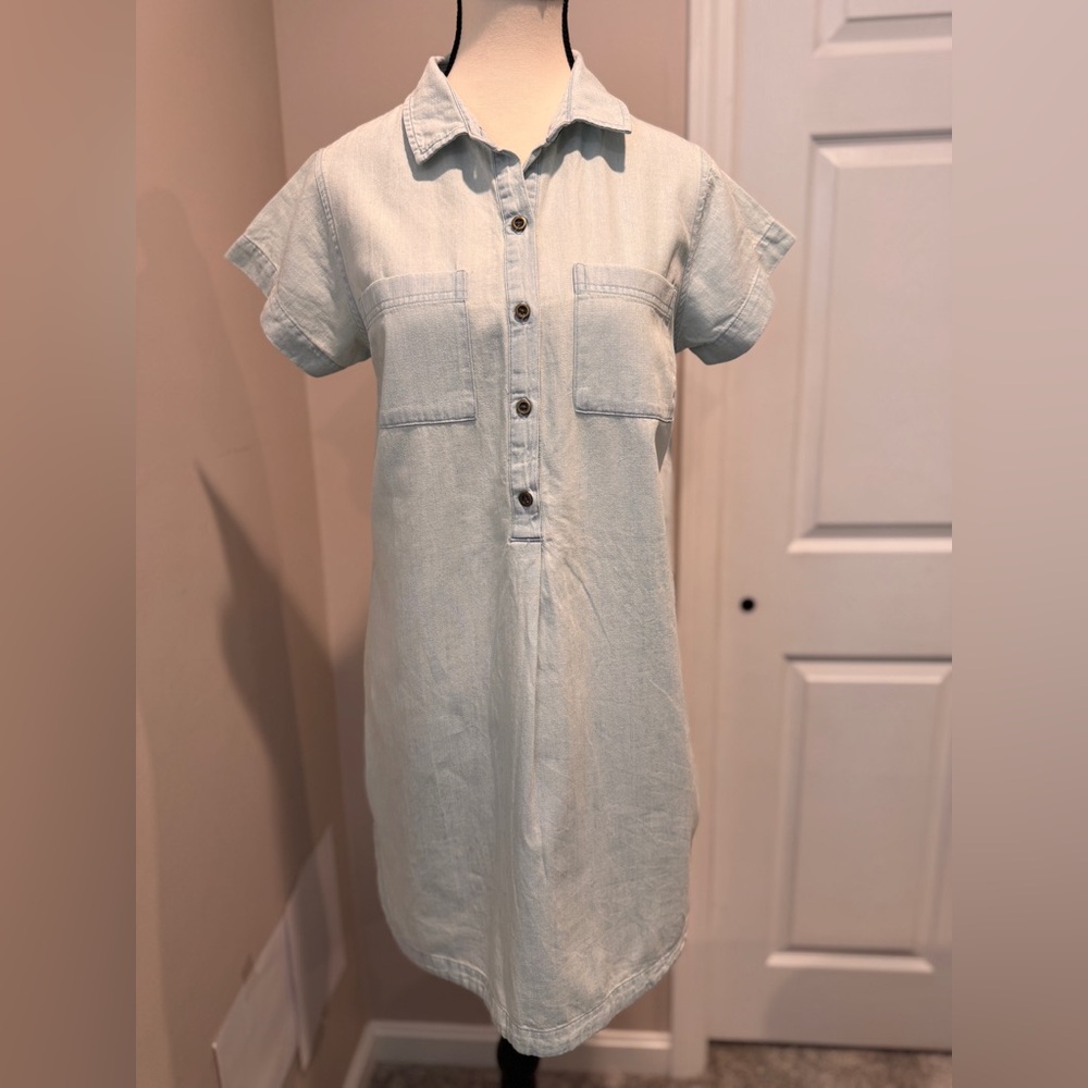 NWOT- Old Navy- Short Sleeve Chambray Shirtdress Size- Small